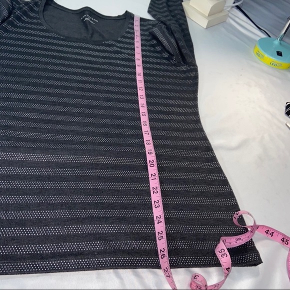 Ann Taylor women’s EUC‎ top shirt - Picture 10 of 12